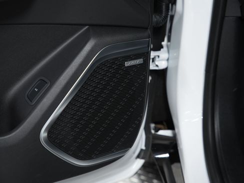 Used 2025 Buick Enclave Sport Touring image 25