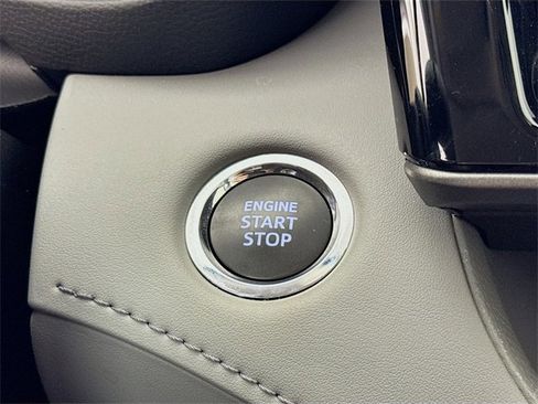 Used 2023 Toyota Highlander Limited image 30