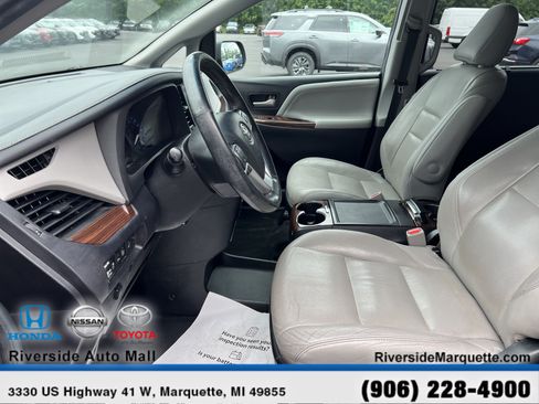 Used 2015 Toyota Sienna Limited Premium w/ Four Season Floor Mat Package FWD image 15