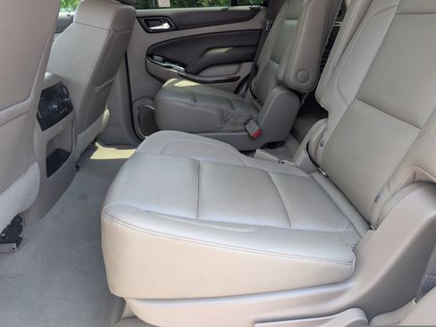 Used 2020 Chevrolet Tahoe LT RWD image 16