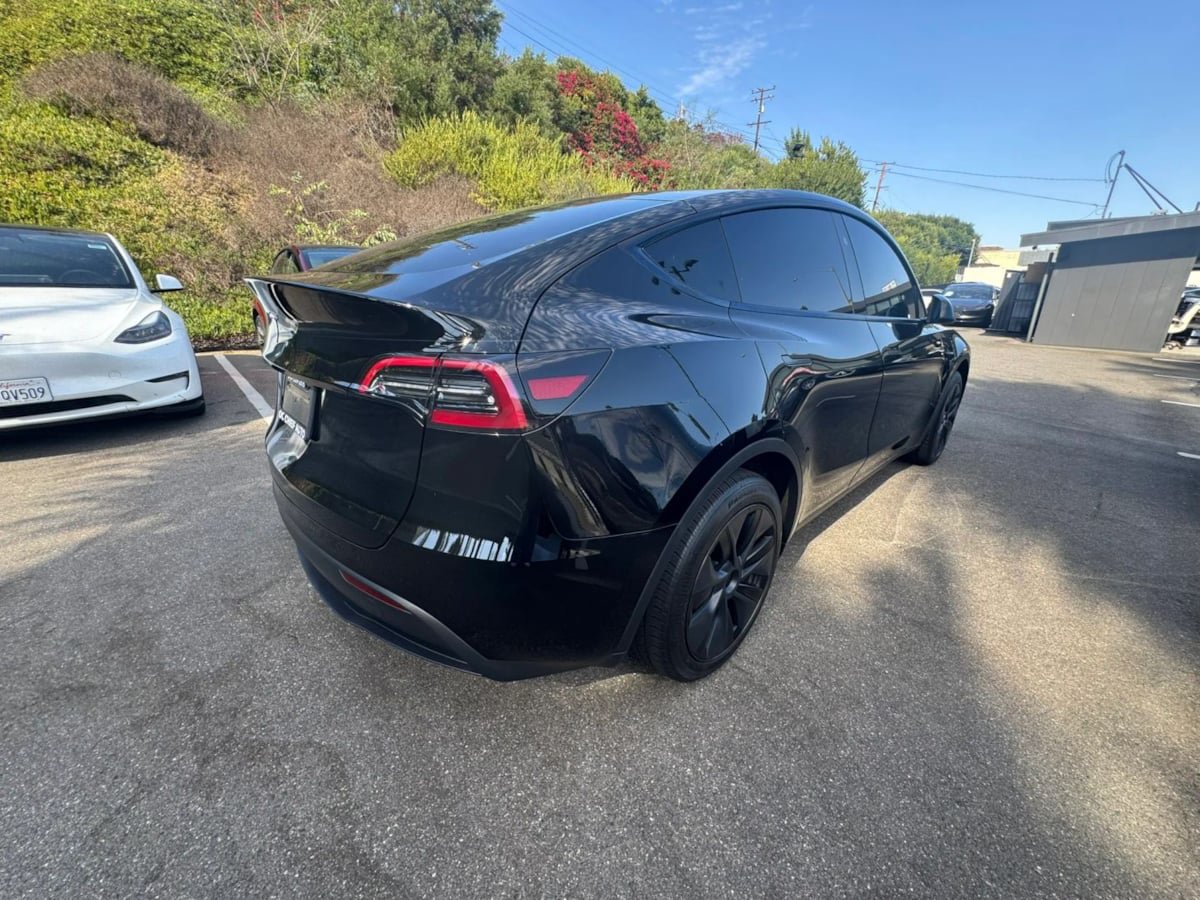 Used 2025 Tesla Model Y Long Range RWD image 7