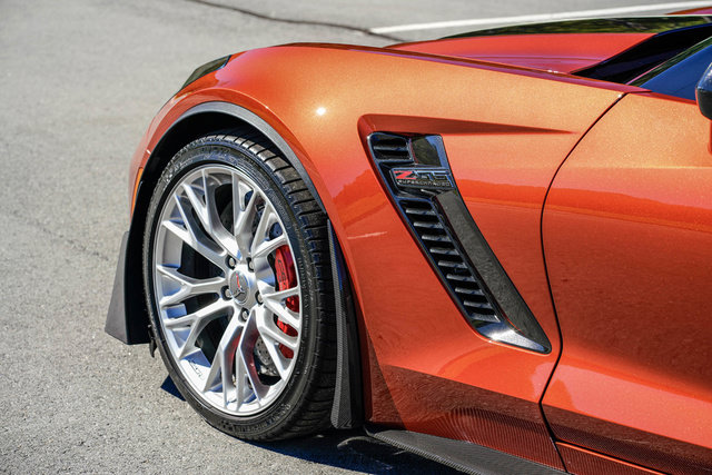 Used 2015 Chevrolet Corvette Z06 w/ Z07 Performance Package RWD image 60