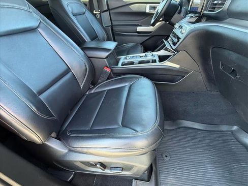Certified 2023 Ford Explorer XLT w/ Equipment Group 202A image 10