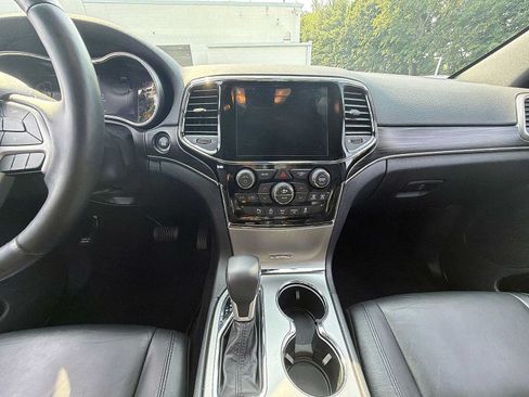 Used 2020 Jeep Grand Cherokee Limited AWD/4WD image 24