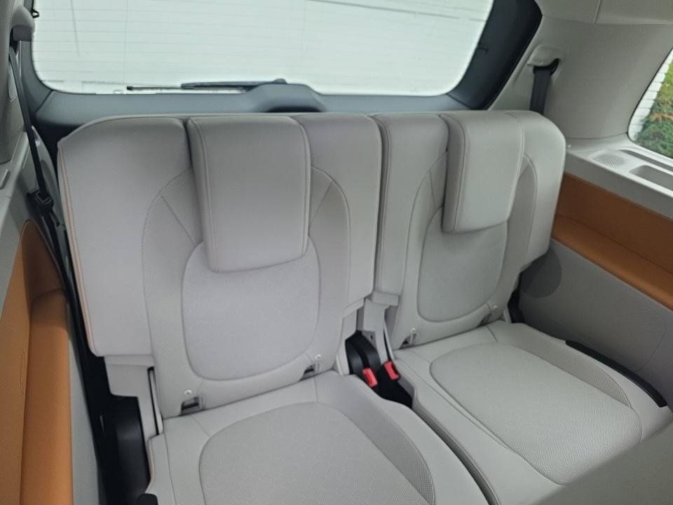 Used 2025 Volkswagen ID. Buzz 1st Edition AWD/4WD image 5