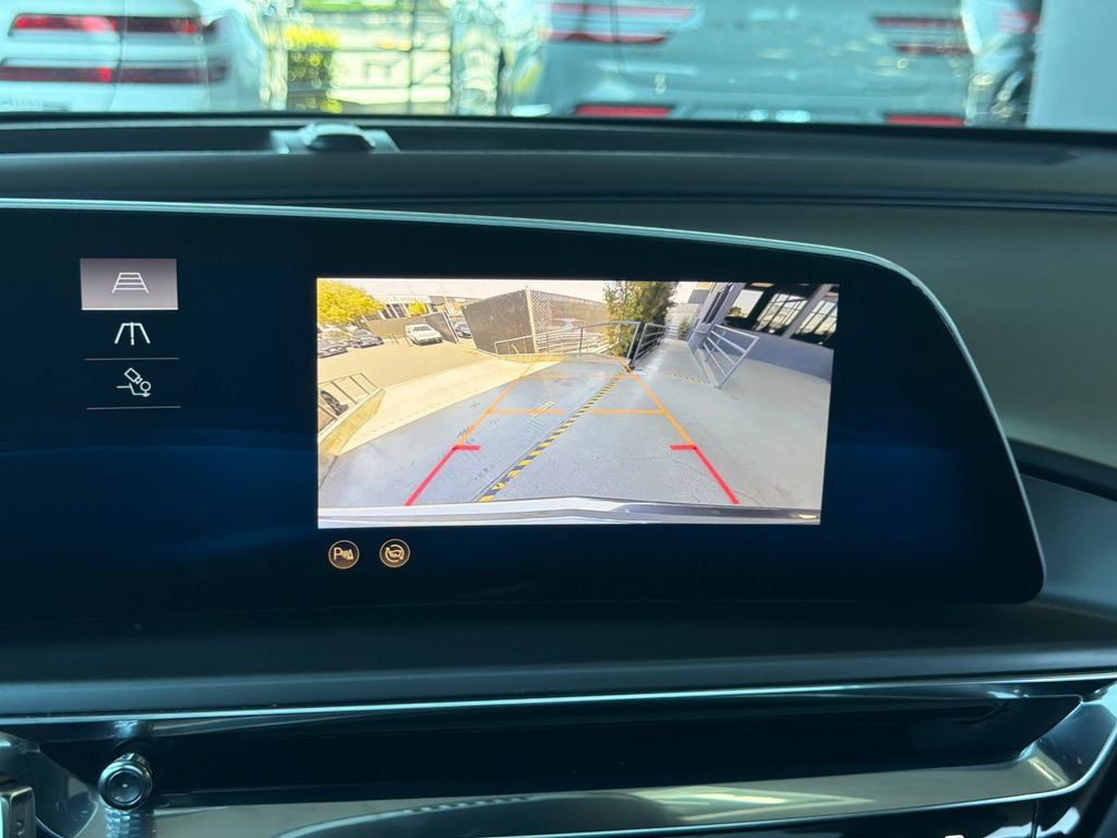 Used 2024 Cadillac Lyriq Tech AWD/4WD image 19