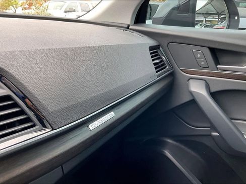 Used 2025 Audi Q5 2.0T Premium image 30