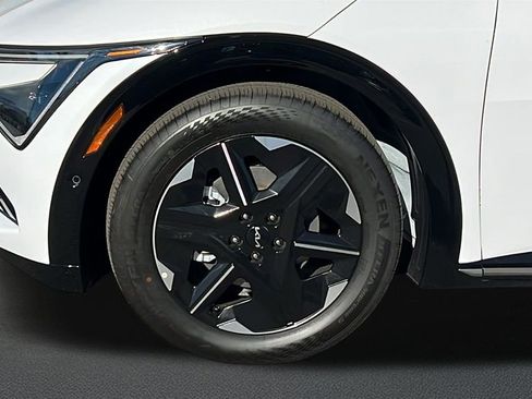 New 2025 Kia EV6 Wind image 3
