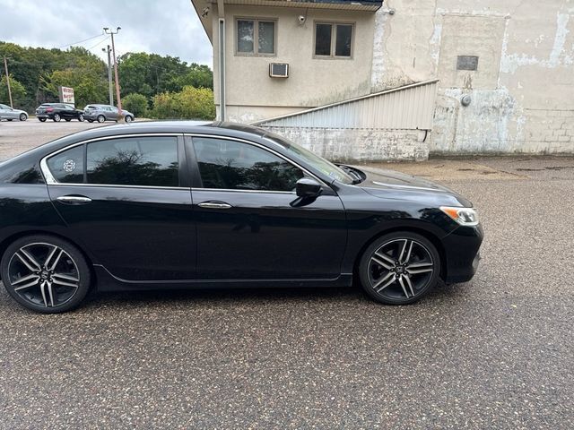 Used 2017 Honda Accord Sport image 32