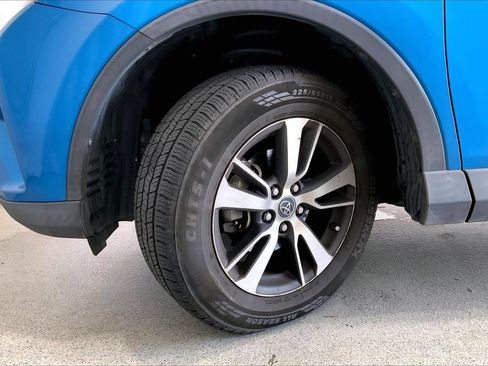 Used 2018 Toyota RAV4 XLE w/ Plus Extra Value Package FWD image 20