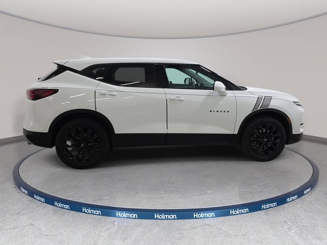 Used 2023 Chevrolet Blazer LT w/ LPO, Black Sport Package FWD image 5