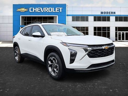 Used 2026 Chevrolet Trax LT FWD image 6