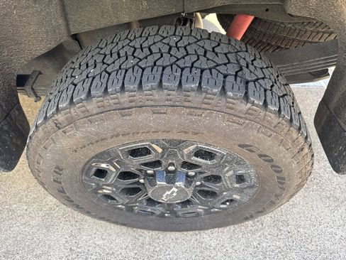 Used 2024 Chevrolet Silverado 2500 LTZ w/ LTZ Plus Package image 3