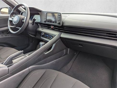 Used 2025 Hyundai Elantra Sport FWD image 20