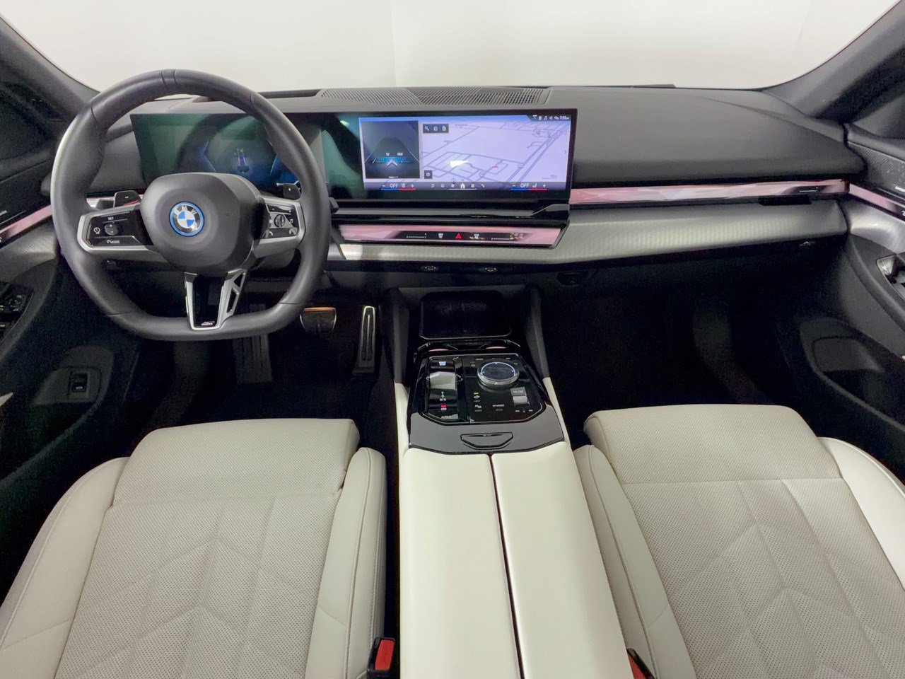Certified 2026 BMW 550e xDrive AWD/4WD image 17