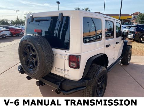 Used 2013 Jeep Wrangler Unlimited Sahara image 11