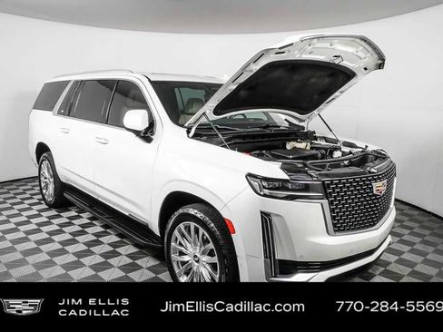 Used 2022 Cadillac Escalade ESV Premium Luxury image 40