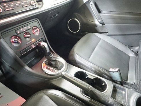 Used 2013 Volkswagen Beetle 2.5 image 15