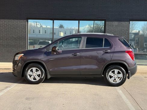 Used 2016 Chevrolet Trax LT w/ LT Convenience Package image 19