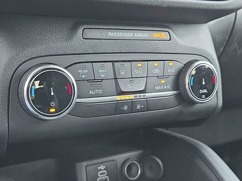 Certified 2025 Ford Escape ST-Line AWD/4WD image 19