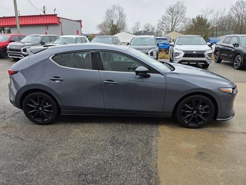 Used 2024 MAZDA MAZDA3 Hatchback w/Premium Plus Pkg image 4