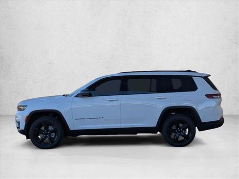 New 2025 Jeep Grand Cherokee L Limited w/ Black Appearance Package image 9