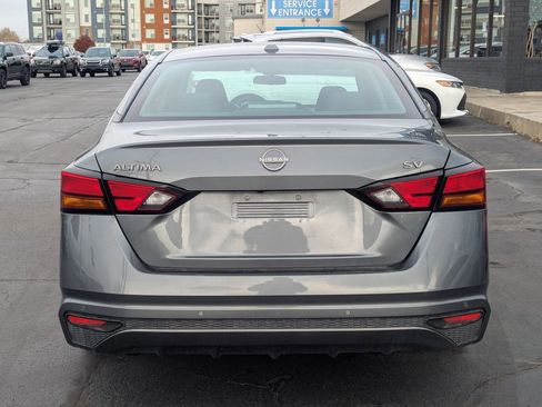 Used 2024 Nissan Altima 2.5 SV FWD image 6