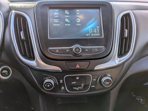 Used 2018 Chevrolet Equinox LT image 13