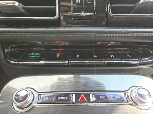 Used 2022 Lincoln Nautilus Reserve w/ Equipment Group 201A AWD/4WD image 18