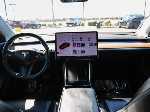 Used 2017 Tesla Model 3 Long Range image 9