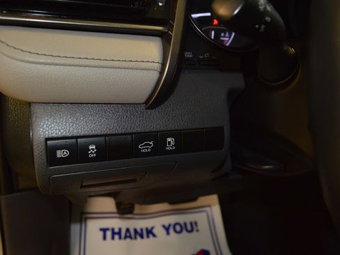 Used 2022 Toyota Camry SE image 16