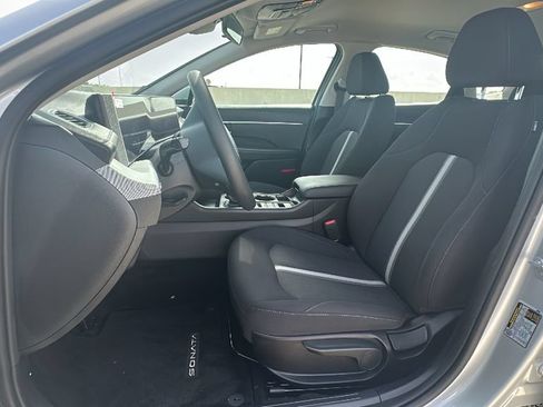 Used 2026 Hyundai Sonata SE FWD image 4