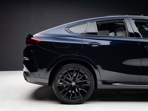 Used 2023 BMW X6 M50i w/ Parking Assistance Package AWD/4WD image 37