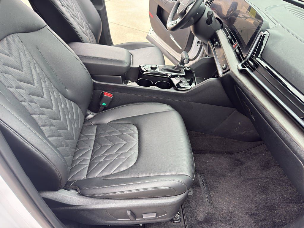 Used 2025 Kia Sportage X-Pro Prestige AWD/4WD image 30
