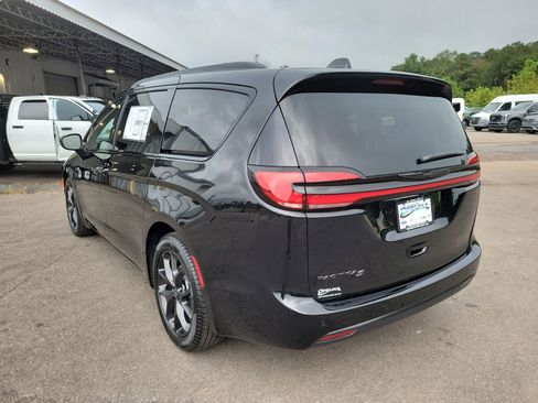 Used 2026 Chrysler Pacifica Select w/ S Appearance Package image 22