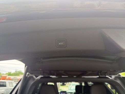 Used 2021 GMC Yukon AT4 w/ AT4 Premium Package AWD/4WD image 17