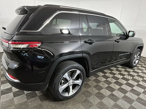 Used 2023 Jeep Grand Cherokee 4WD 4xe image 3