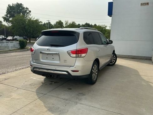 Used 2014 Nissan Pathfinder SV AWD/4WD image 5