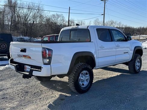 Used 2020 Toyota Tacoma TRD Off-Road w/ Technology Package image 22