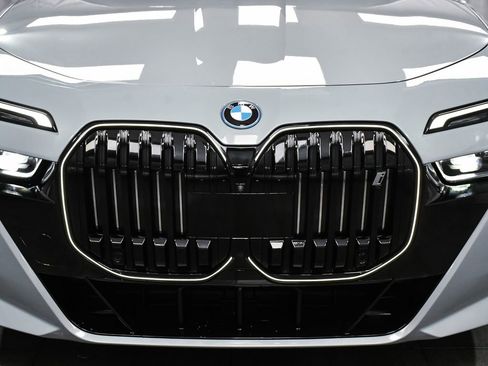 Used 2024 BMW i7 xDrive60 image 78