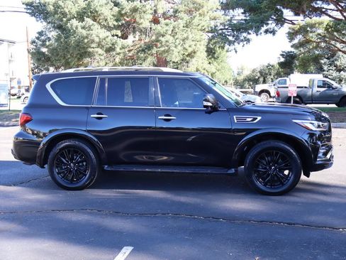 Used 2018 INFINITI QX80 4WD w/ Driver Assistance Package image 3
