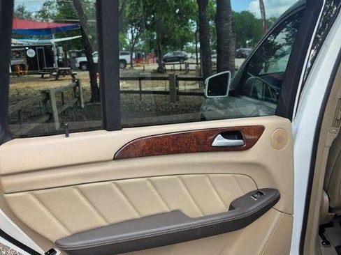 Used 2015 Mercedes-Benz GL 320 BlueTEC 4MATIC image 7