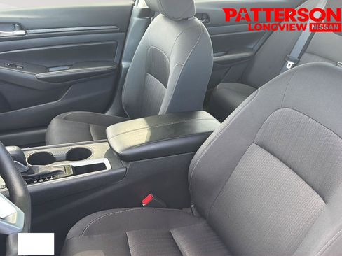 Used 2025 Nissan Altima 2.5 SV FWD image 16