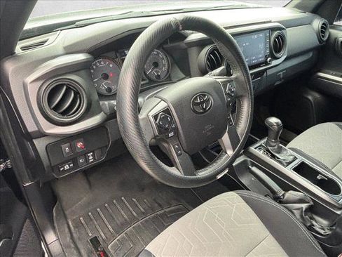 Used 2021 Toyota Tacoma TRD Off-Road image 10