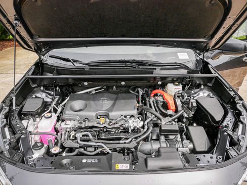 Used 2024 Toyota RAV4 LE image 32