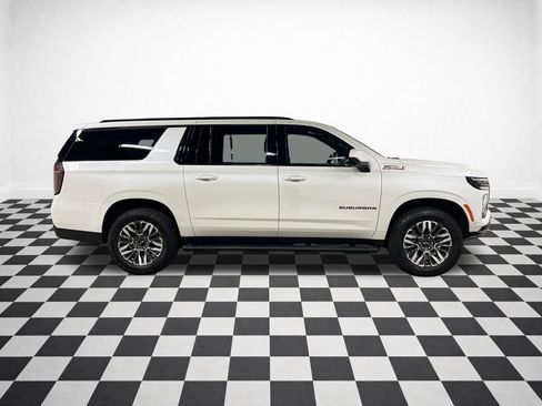 Certified 2025 Chevrolet Suburban Z71 AWD/4WD image 12