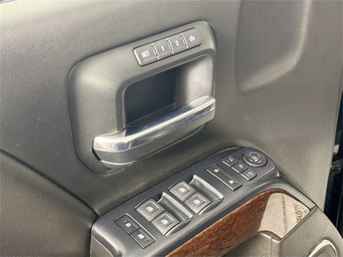 Used 2017 GMC Sierra 3500 SLT image 16