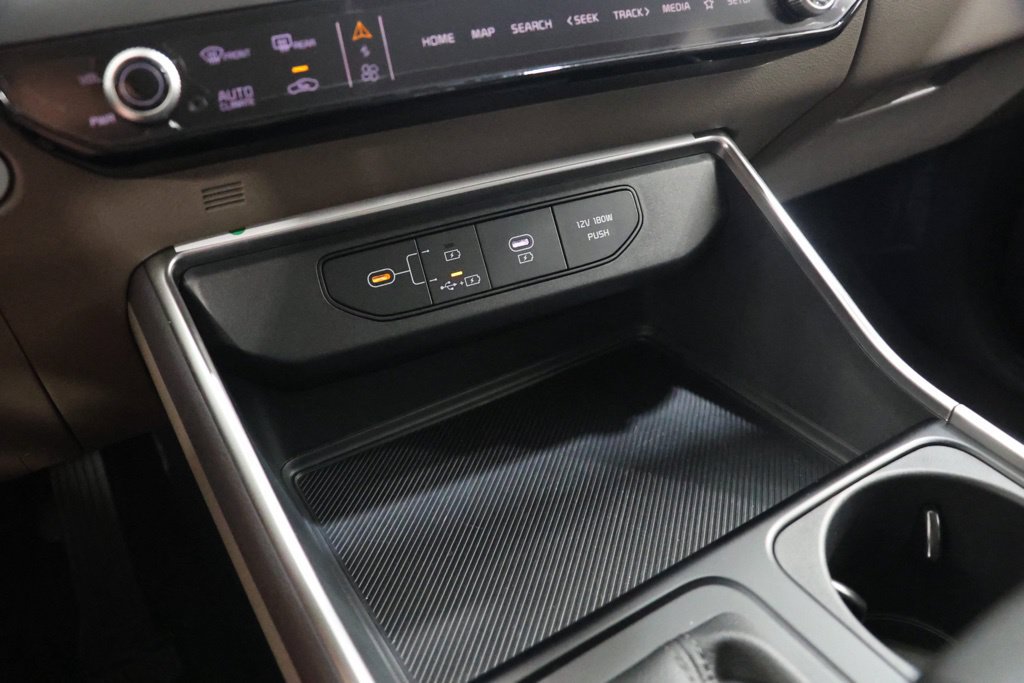 Used 2026 Kia Carnival FWD image 28