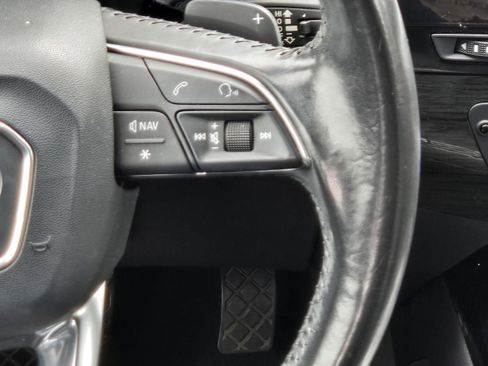 Used 2017 Audi Q7 3.0T Premium image 16