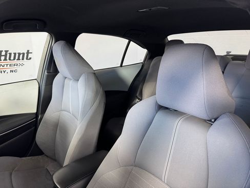 Used 2021 Toyota Corolla SE image 3